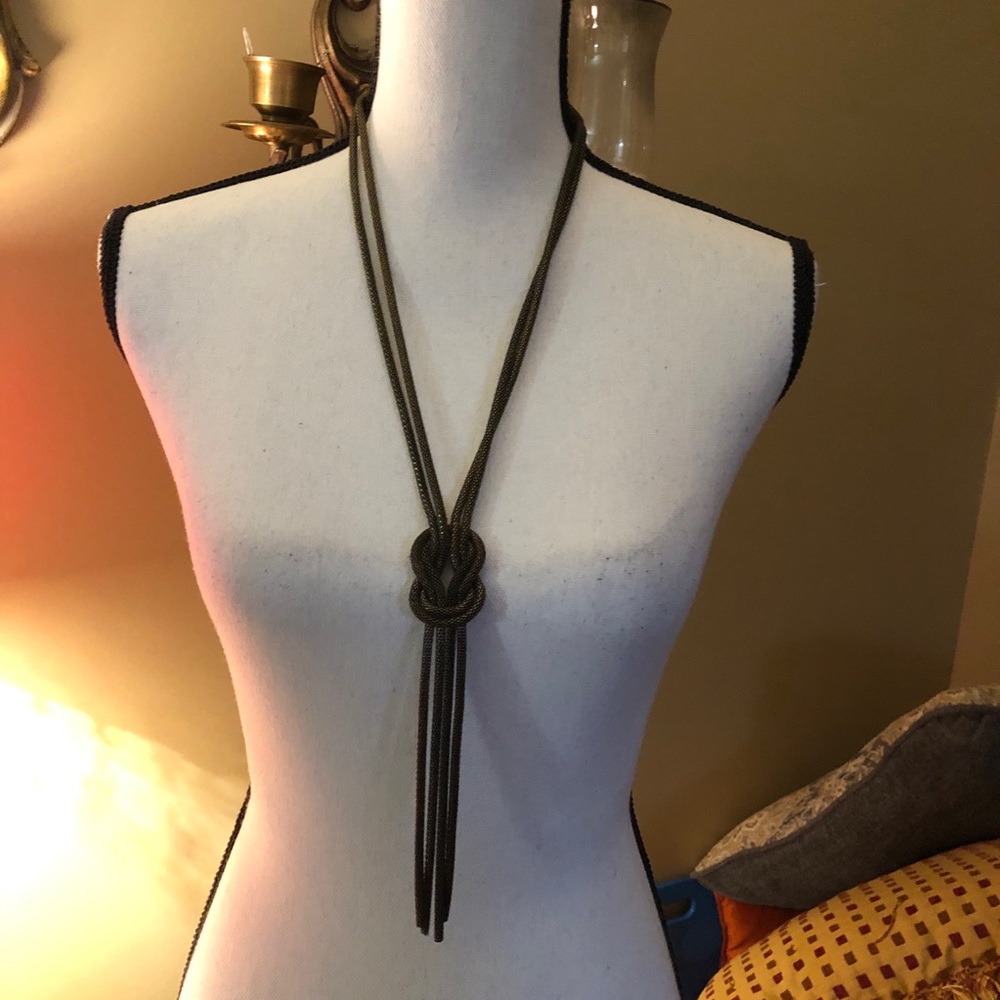 Chain Mesh Knot Necklace